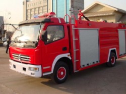 Carro de bombeiros de tanque de água de Dongfeng 4x2 4000L
