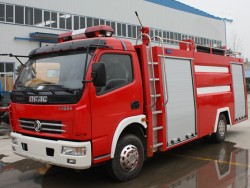 Carro de bombeiros de tanque de água de Dongfeng Duolika 4x2