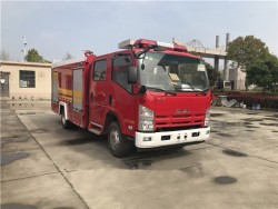 Caminhão diesel da luta contra o incêndio do aeroporto do petroleiro da água 5000L de Japão 700P 4x2