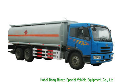 China Caminhão de petroleiro do óleo diesel de FAW 6x4 para o transporte com a bomba de combustível 19CBM do PTO fornecedor