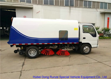 China O veículo da vassoura de rua da pista de decolagem do aeroporto de ISUZU 600P com escovas de limpeza molha a pulverização fornecedor
