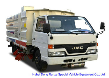 China Máquina arrebatadora montada caminhão da estrada de JMC com 4 água de Cbm do lixo 1,5 de Cbm das escovas 5,5 fornecedor